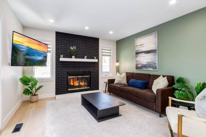 Pet Friendly & Accessible, 4 Beds