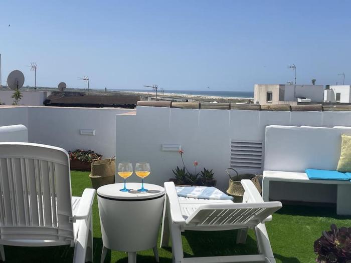 Casa Lola Conil, azotea al mar y parking Sólo familias o parejas