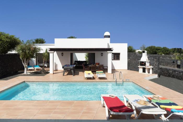 Villa Papagayo by Villa Plus