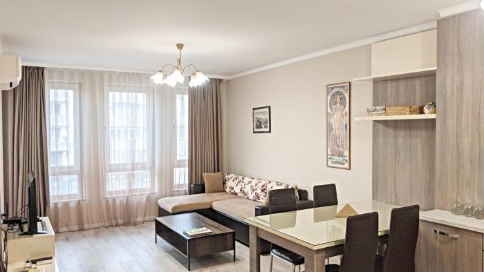 Lux 2 Central Apartment with Garage