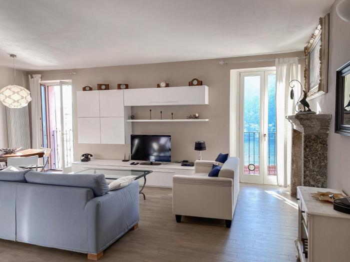 Angela Lake View Apartment