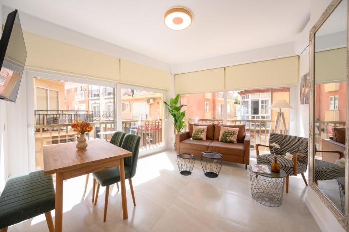 First line, 1min to sea, city center by 10ToSea