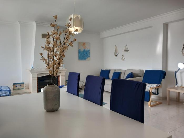 Beach Apartment for 8, with Game Room & Office