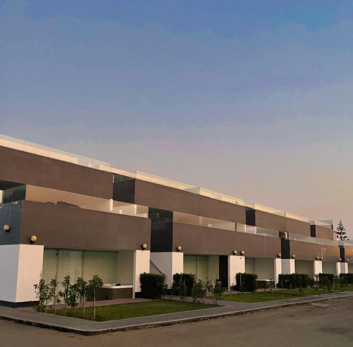 Departamento con piscina, vista y acceso al mar