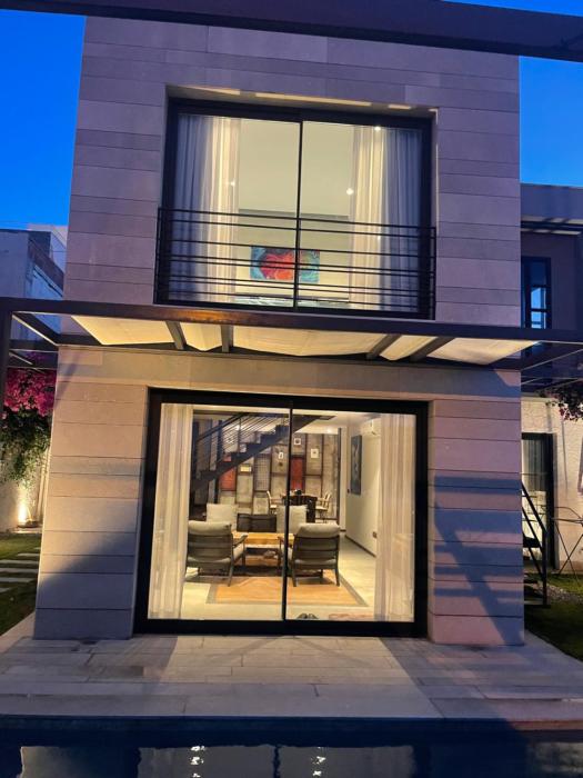 Bodrumda deniz ve doğa manzaralı full eşyalı lüks villa