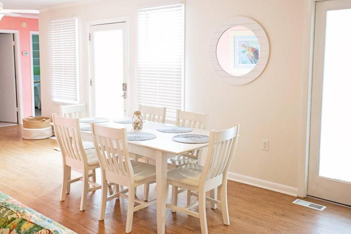 Lorraines Beach Cottage