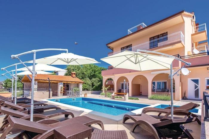 Family-friendly apartments with swimming pool Novi Vinodolski - 22488