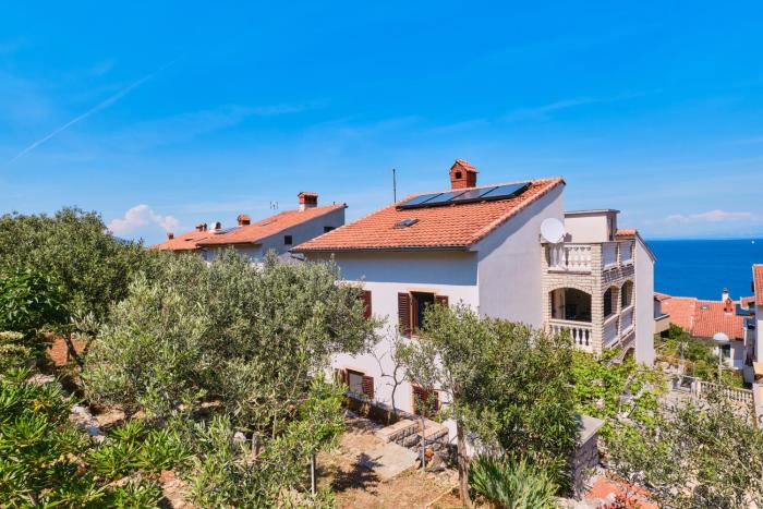 Apartments with a parking space Losinj, Losinj - 23160