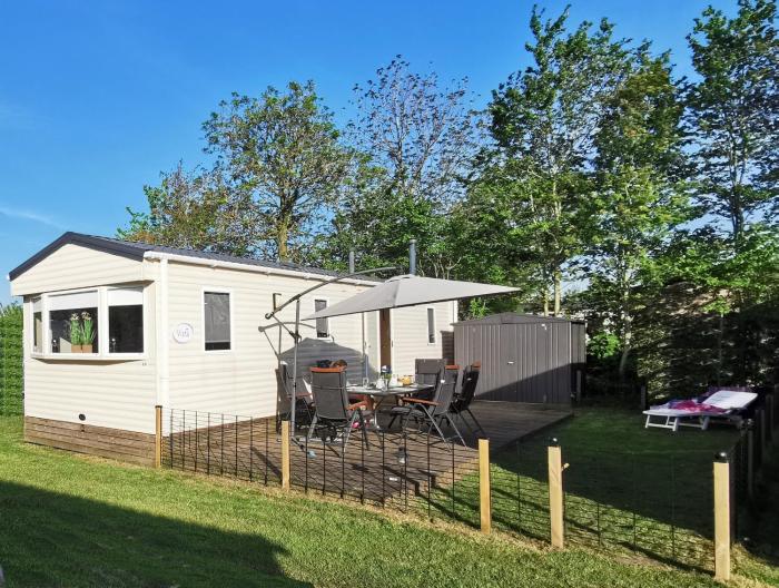 Stacaravan op 5 Sterren Vakantiepark De Kuilart Friesland aan het Meer met Zwembad 5P 116
