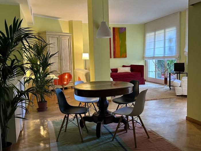 Coloniola Lake House