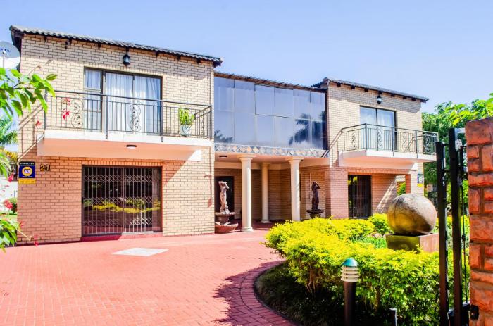 21 Shrimp Tail Meerensee- Home in Richards Bay