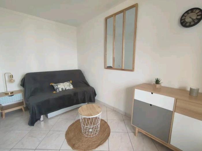 studio accès direct plage et commerces
