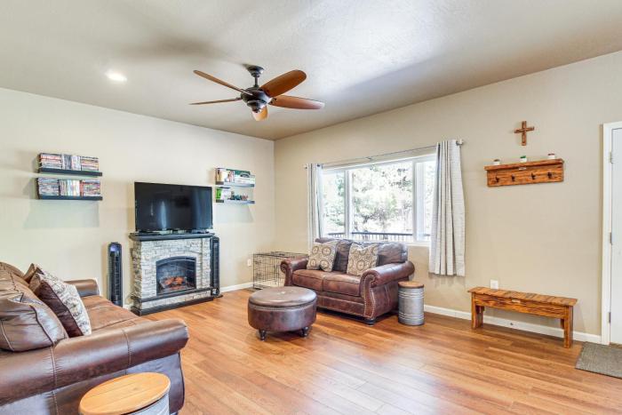 Deck and ATV Trail Access Quiet Cabin in Show Low