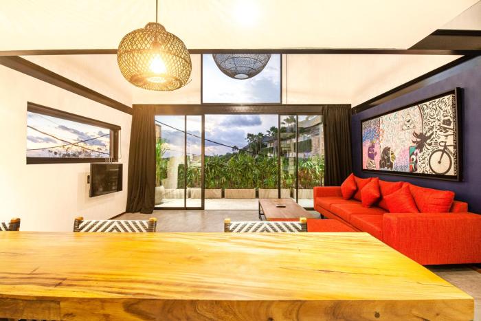 Modern Spacious Loft 200m from the beach Canggu