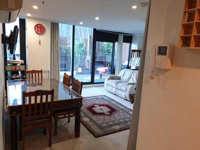 Luxury Apartment Next to Melbourne Central Large Private Balcony with views