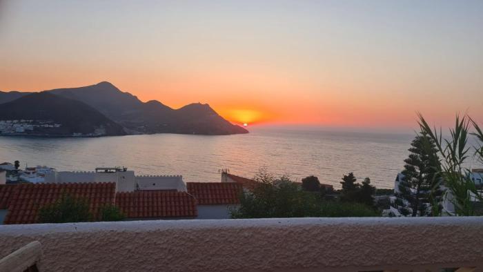 CasaMarga San José Precioso apartamento con piscina y vistas al mar