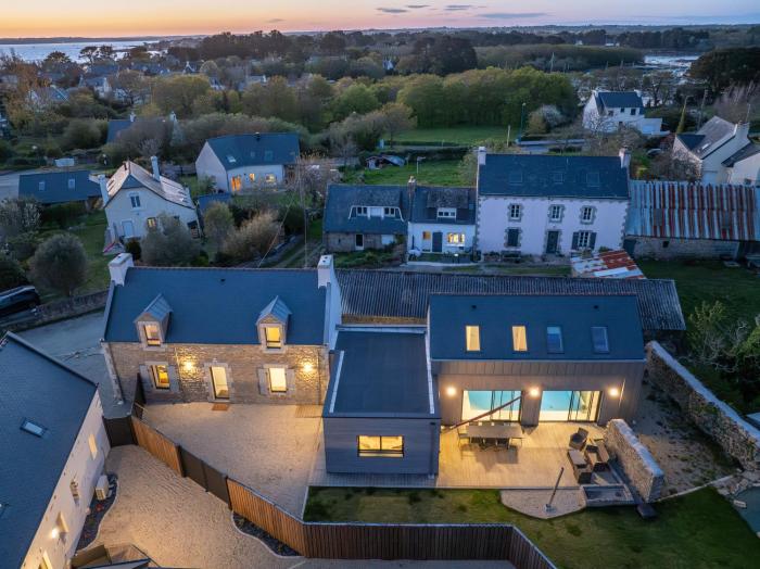 Villa en bord de mer avec piscine intérieure