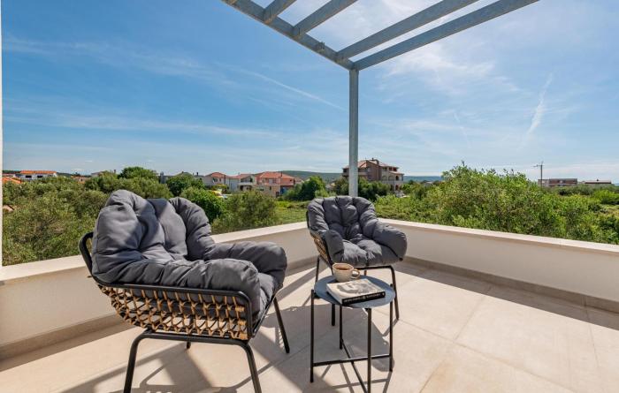 Amazing Home In Sukosan