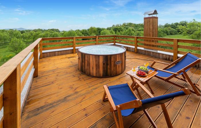 Beautiful Home In Bukovac Perusicki