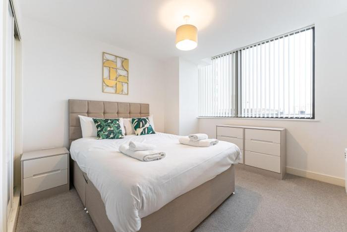 Pet-friendly 1BR Apt sleeps 4 in BMH Centre with Parking