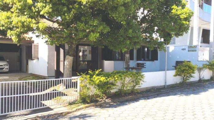 A55 - Casa centro de Bombinhas