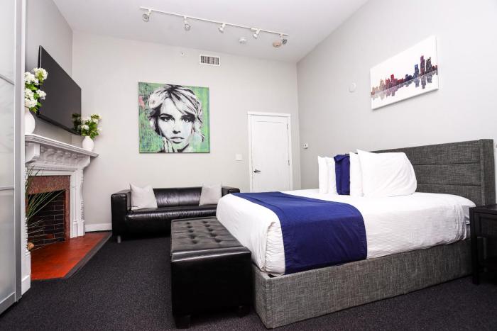 Large Stylish Newbury Street Studio w Kitchen