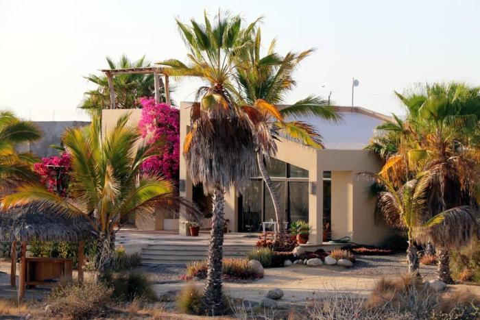 Todas Las Familias, Baja Dream House
