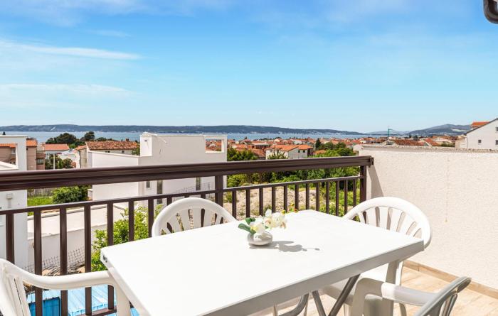 Amazing Apartment In Kastel Kambelovac