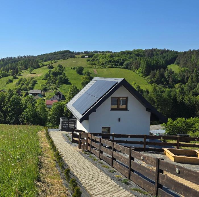 Daj spokój w Bieszczadach - całoroczny 7 osobowy domek z jacuzzi