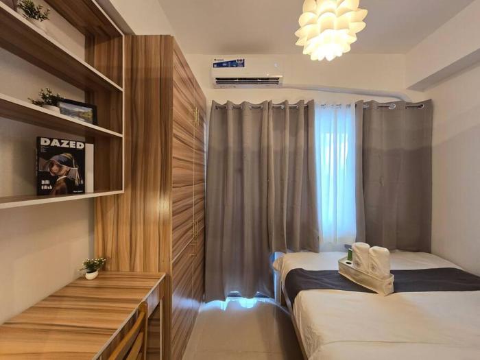 1BR Condotel with Balcony at FAME Residences #FM14