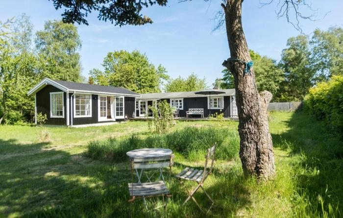Nice Home In Jægerspris With Kitchen