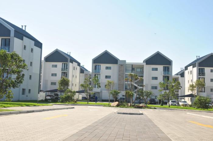 Contemporary Home @ BellaMare