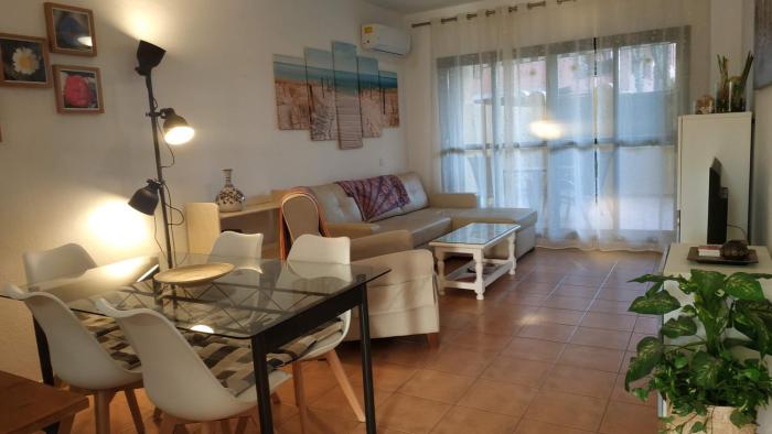 ATLANTERRA BAJO. SALIDA DIRECTA. URBANIZACIÓN DE LUJO. PISCINAS CANCHAS PÁDEL. WIFI Y AA