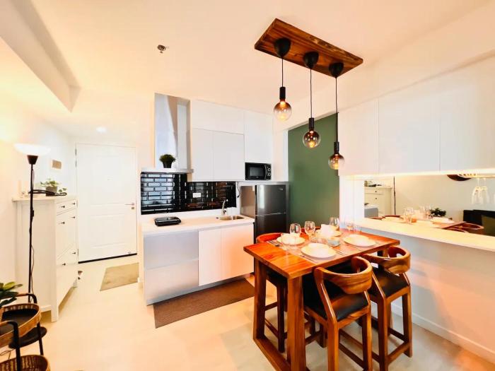 Manila Philippines, Azure Urban Resort Staycation by Leroche near Ninoy Aquino International Airport