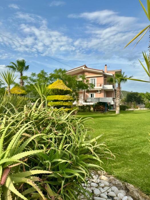 Nontas Garden - nature & waves