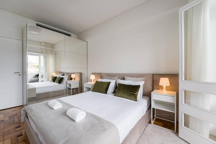 Brittos Avenue Apartment in Gaia Porto