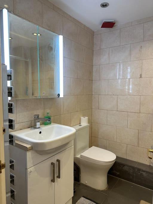 Flat Close To Leagrave Station Luton Airport