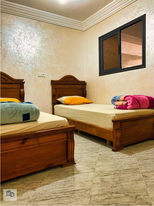 بيت هادئ وفي جانب شاطئ