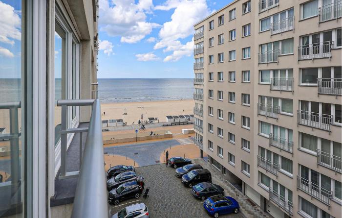 2 Bedroom Amazing Apartment In Oostende