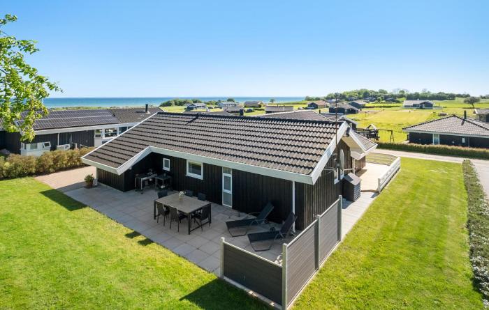 Three-Bedroom Holiday Home In Nordborg