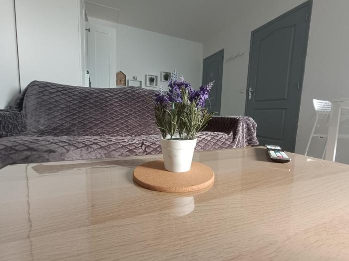 Studio paisible bien situé au rez de chaussée.