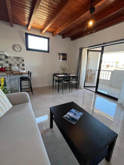 Moderno apartamento frente al mar en una de las mejores zonas de la Santa en Lanzarote