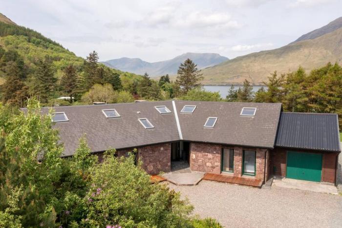 Heather Lodge with Sea and Mountain Views