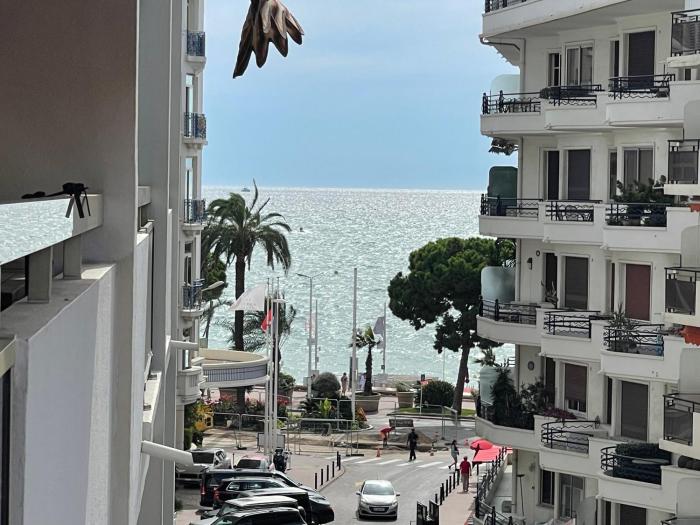 Plage luxe collé à l’hôtel Martinez
