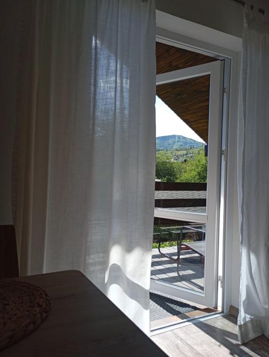 GONTA kottage, ЧАН - ДЖАКУЗІ тераса, вихід в гори