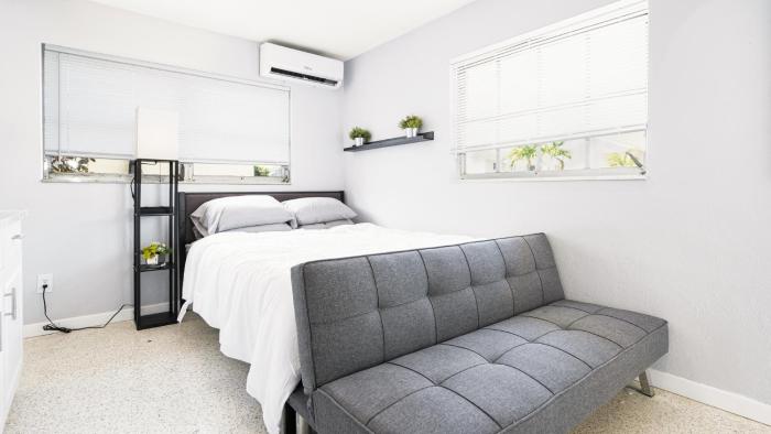 Small studio in Cape Coral close to many restaraunts