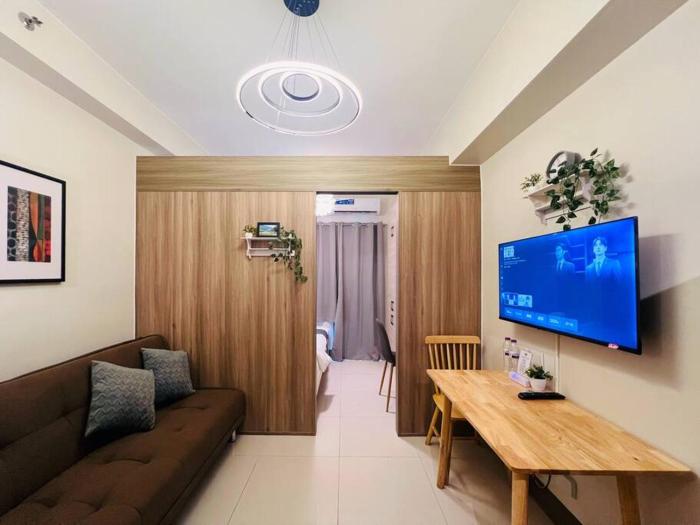 1BR Condotel with Balcony at FAME Residences #FM27