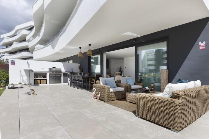 Luxury Apartment with Garden in Higueron