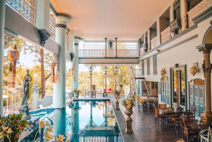 At Pingnakorn Huaykaew