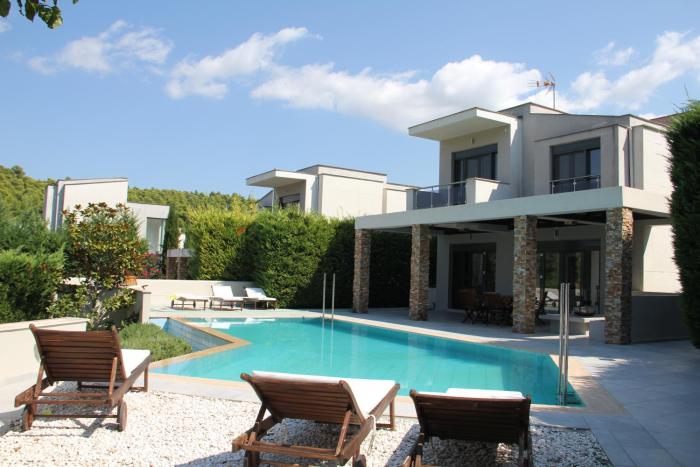 Serenity Villa in Sani